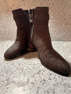 DKNY Grey Faux Suede Ankle Boots Moto Buckle Detail Side Zip Booties Size 6.5